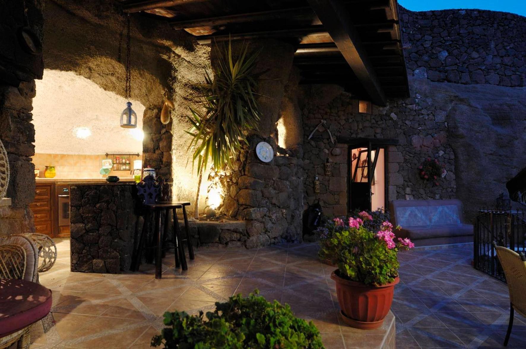 Castillo Lanzarote Villa Sophie - Luxury Villa -Sleep In A Volcanic Cave With Heated Pool Tias Exterior photo