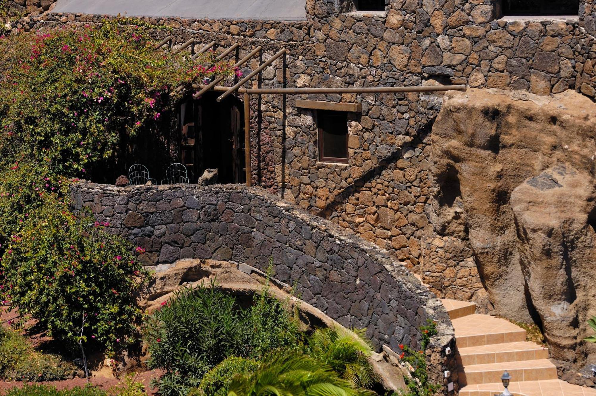 Castillo Lanzarote Villa Sophie - Luxury Villa -Sleep In A Volcanic Cave With Heated Pool Tias Exterior photo