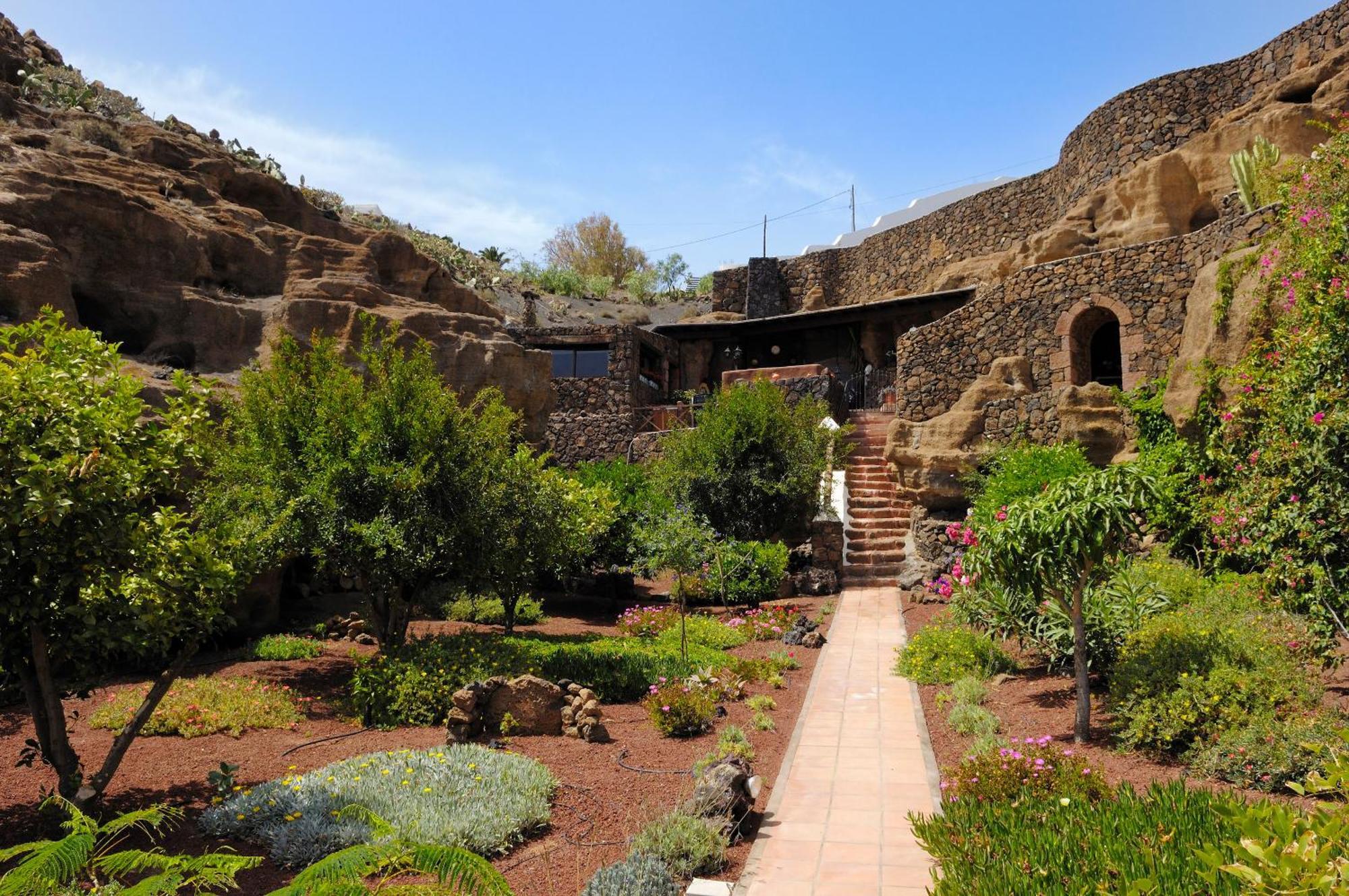Castillo Lanzarote Villa Sophie - Luxury Villa -Sleep In A Volcanic Cave With Heated Pool Tias Exterior photo